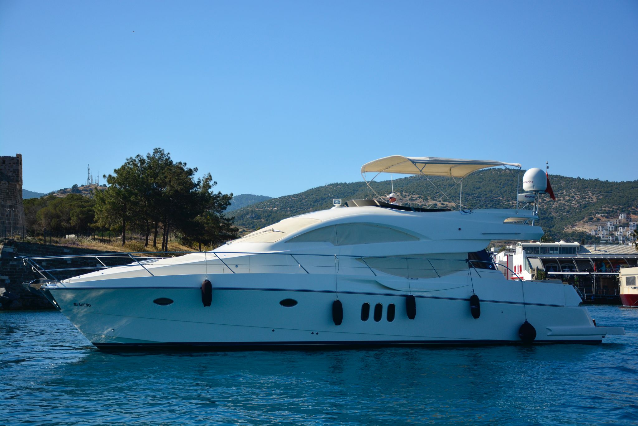 yacht